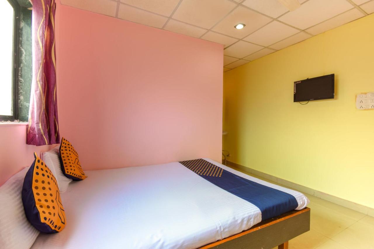 Spot On 65135 Hotel Suvarna Samrat Lodge Khamshet Exterior photo