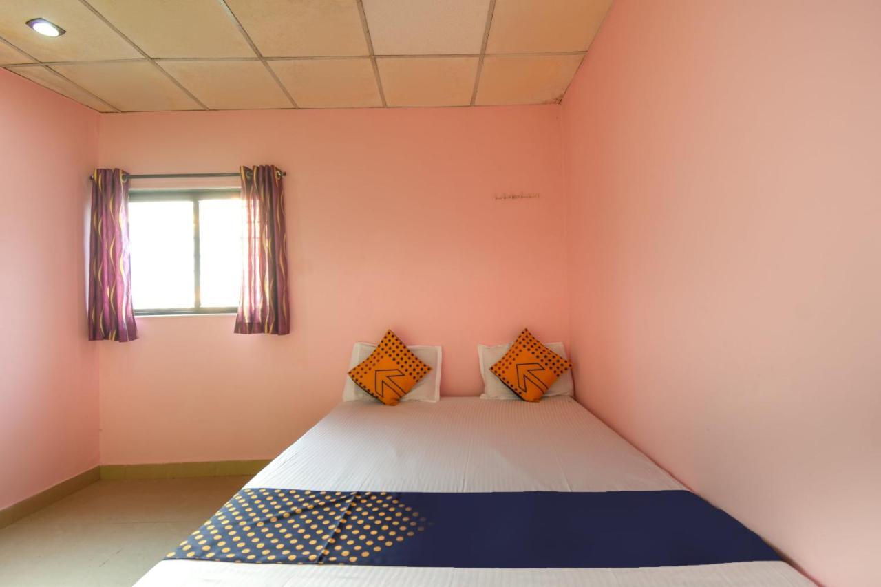 Spot On 65135 Hotel Suvarna Samrat Lodge Khamshet Exterior photo