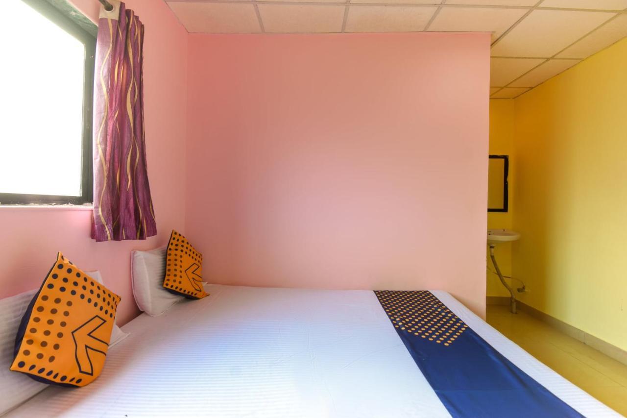 Spot On 65135 Hotel Suvarna Samrat Lodge Khamshet Exterior photo