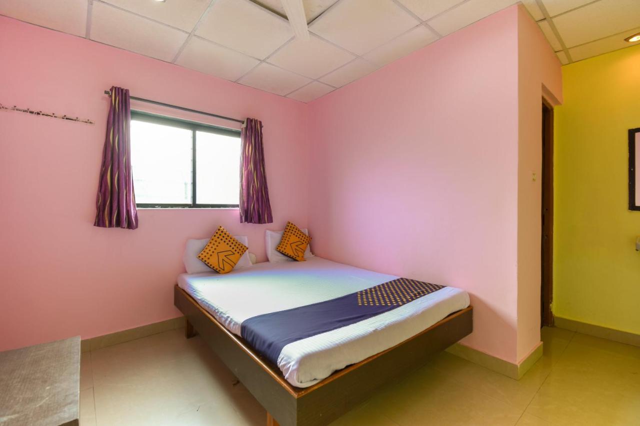 Spot On 65135 Hotel Suvarna Samrat Lodge Khamshet Exterior photo