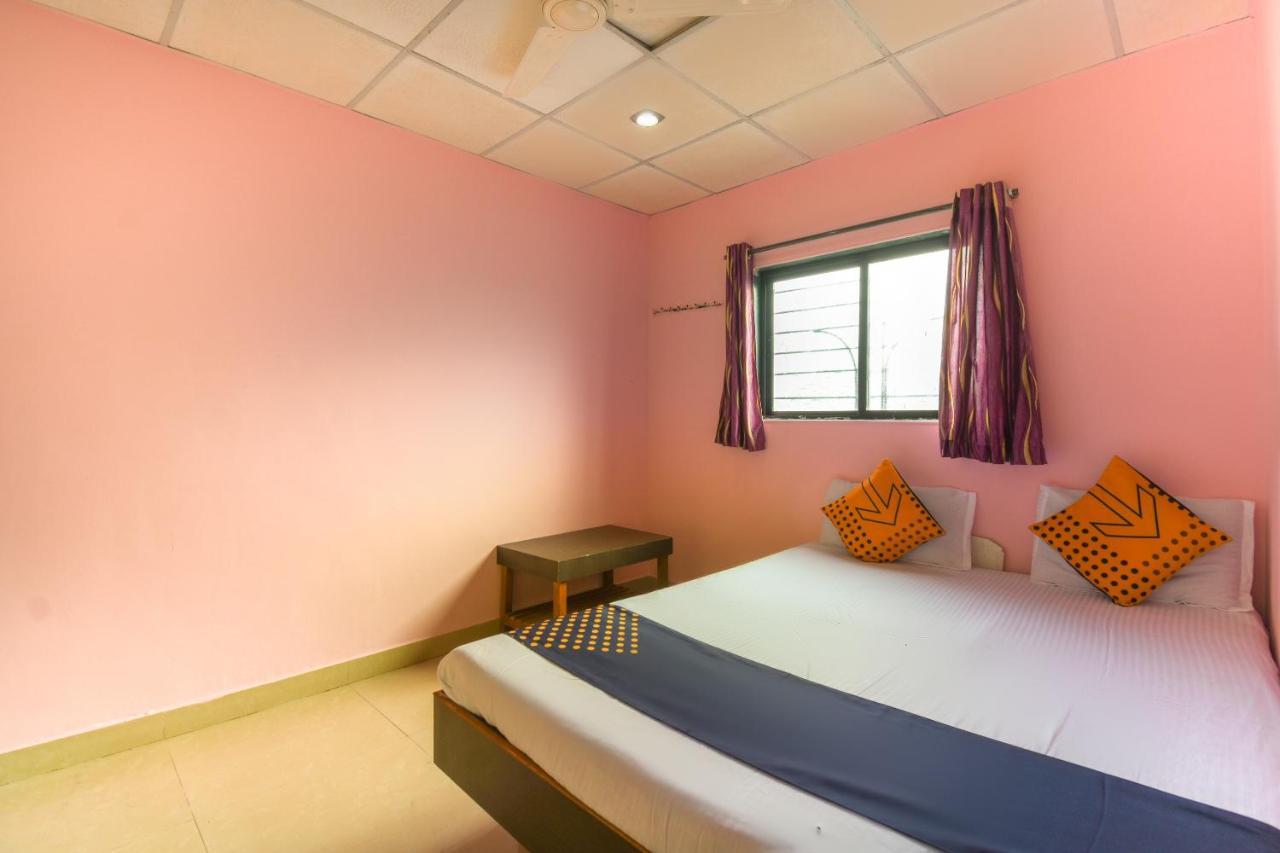 Spot On 65135 Hotel Suvarna Samrat Lodge Khamshet Exterior photo