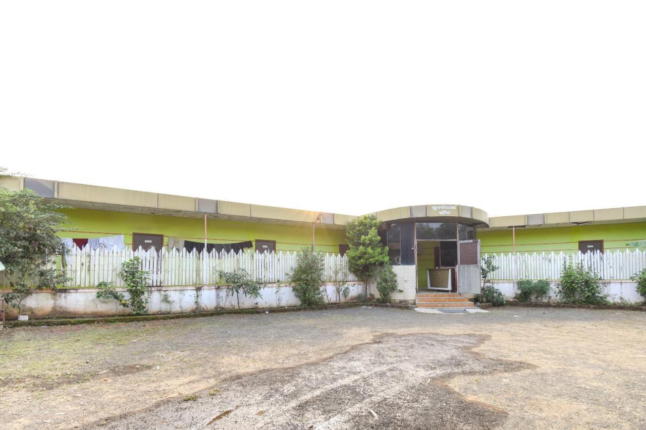 Spot On 65135 Hotel Suvarna Samrat Lodge Khamshet Exterior photo