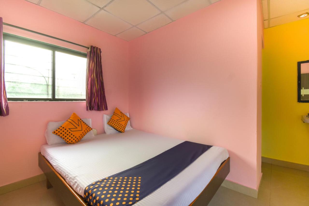 Spot On 65135 Hotel Suvarna Samrat Lodge Khamshet Exterior photo