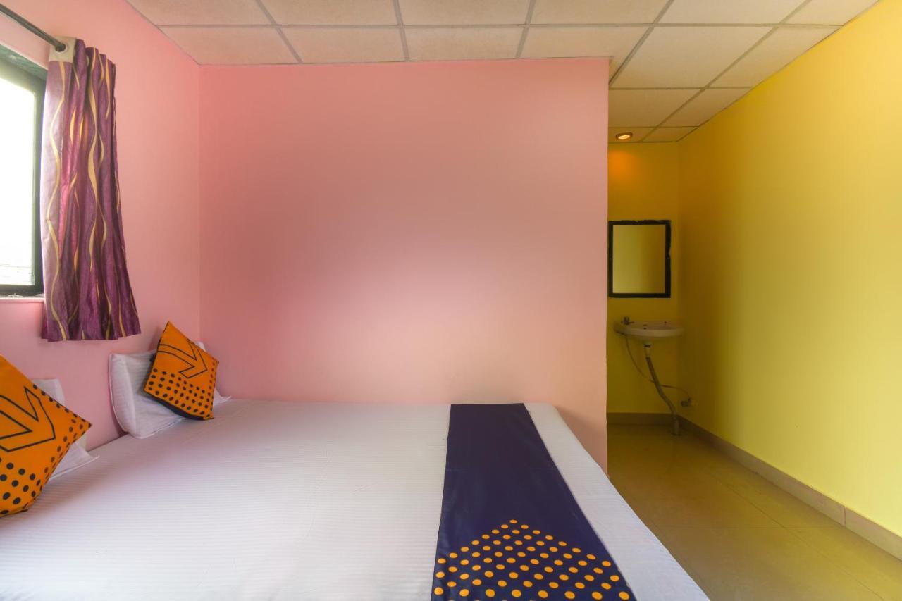 Spot On 65135 Hotel Suvarna Samrat Lodge Khamshet Exterior photo